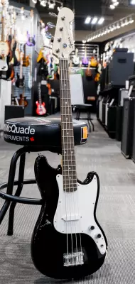 Squier - Sonic Bronco Bass, Laurel Fingerboard - Black 2